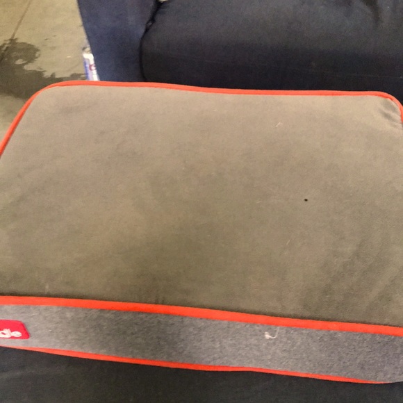 Pet bed just like new, bought it for 70 bucks just for my cat not to use🙄 - Picture 2 of 2